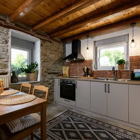 Toutounis House Kazaviti 펜션 *