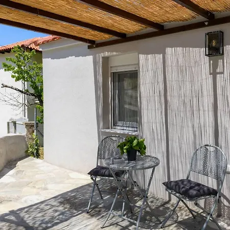 펜션 Toutounis House Kazaviti *