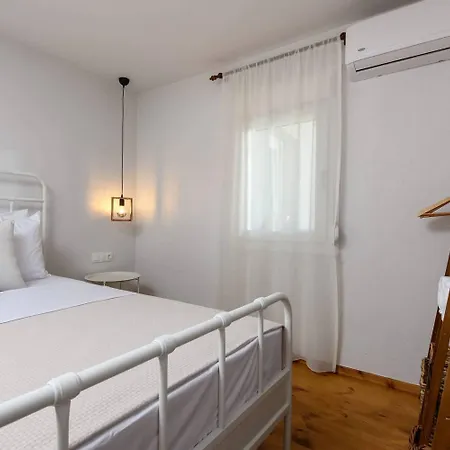 펜션 Toutounis House Kazaviti *